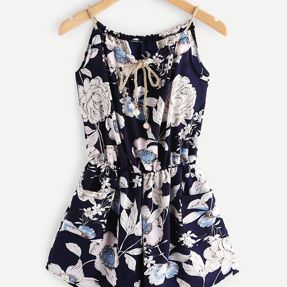 ROMWE Pants - 🌸 HP 🌸 Blue and White Floral Romper